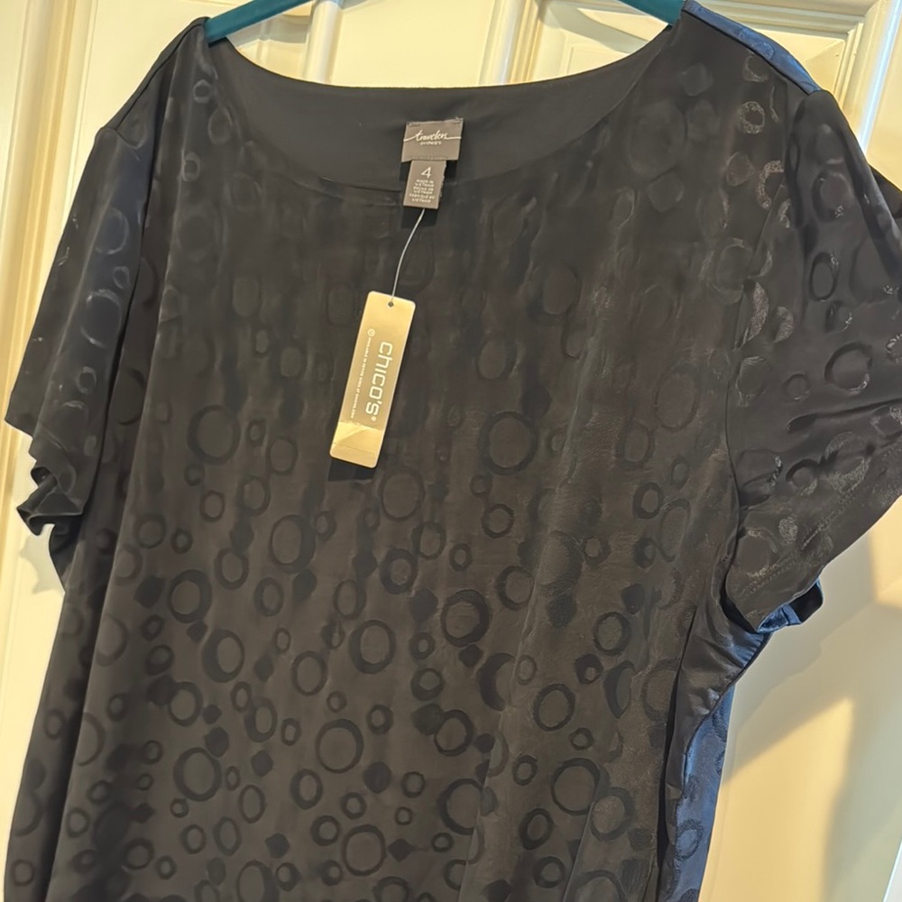 Chico's Travelers Jacquard Black Tunic with Circular Design